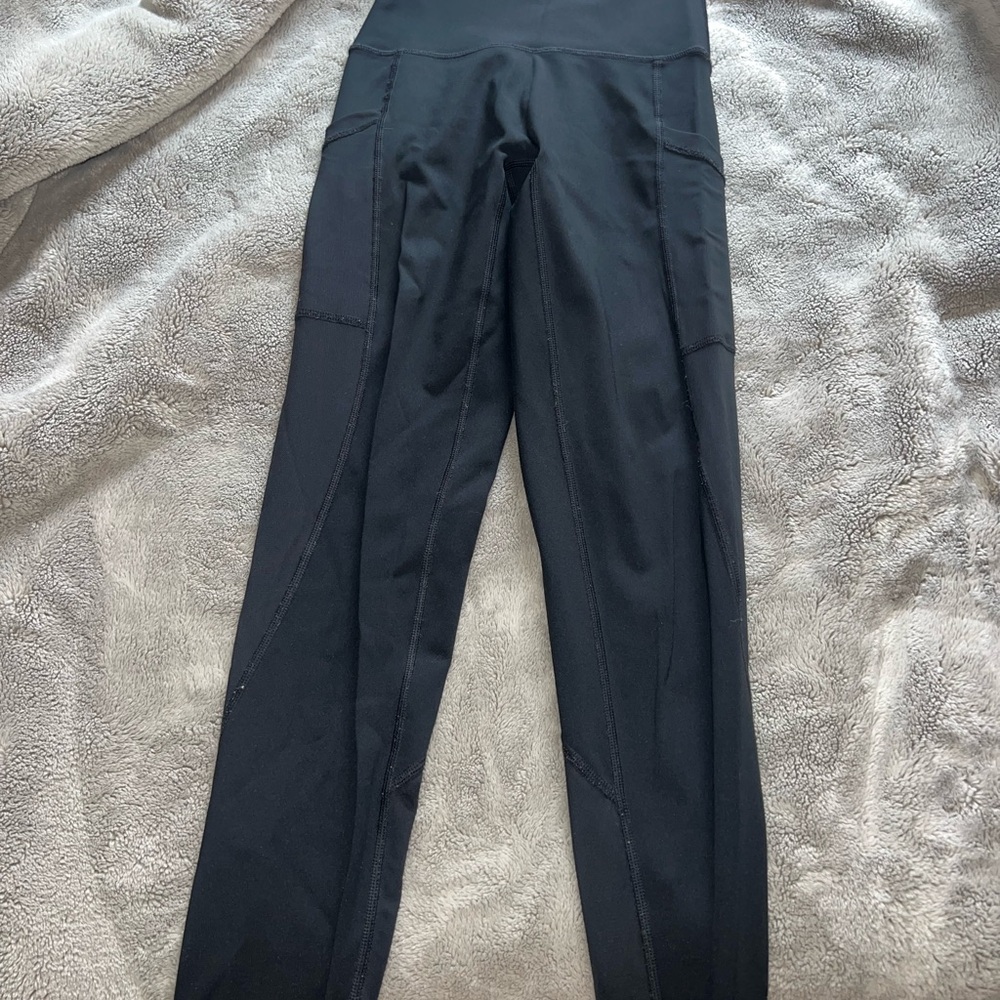 Offline by Aerie Leggings with pockets!!